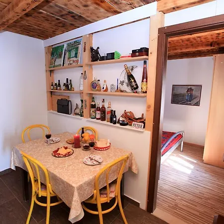 Semesterbostad Robinson Veritas