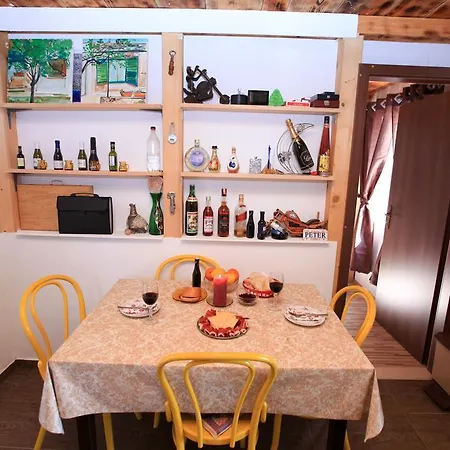 Semesterbostad Robinson Veritas *